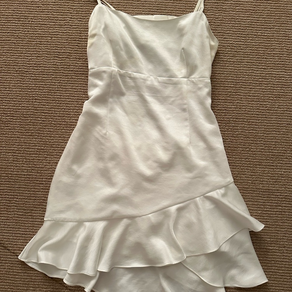 Sweetie Dress in White Lovers and Friends size medium but fits like a small